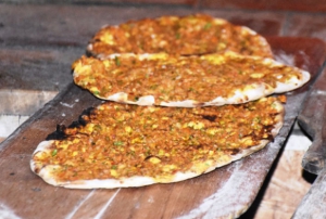 Alabalkl lahmacuna ilgi