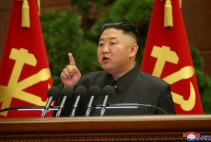 Kim, Covid-19 ile mcadelede hkmet yetkililerini azarlad