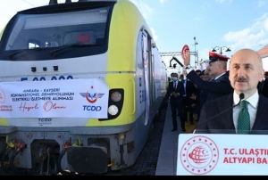 Ankara-Kayseri demir yolu 'elektrikli' olarak iletmeye ald