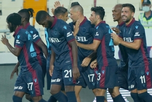 Trabzonspor, Sper Lig'de tarihi rekor iin sahaya kyor