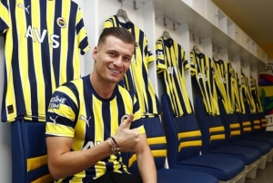 Fenerbahe, Alioski ile 1 yllk szleme imzalad