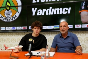 Erencan, 1 yl daha Alanyaspor'da