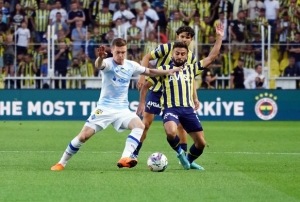 Fenerbahe, Dinamo Kievden rvan almak istiyor