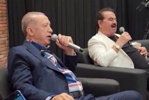 Cumhurbakan Erdoan, brahim Tatlses ile birlikte trk syledi