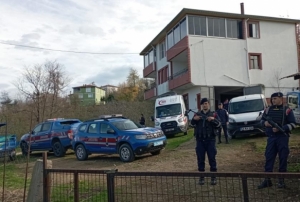 90 yandaki baba olunu ve gelinini vurdu: 1 l, 1 yaral