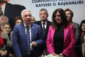 CHP l Bakan mit zer, grevinden istifa etti