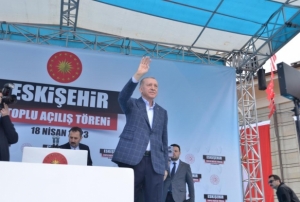  Erdoan, Babacan ekonomi konusunda eletirdi