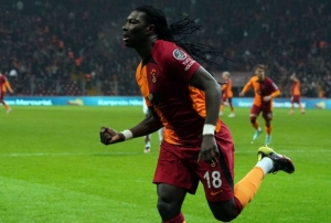 Galatasaray'da Gomis sorunu tatlya baland