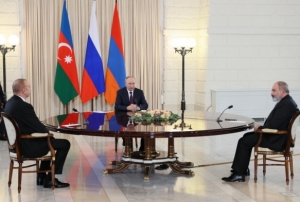 Putin, Aliyev ve Painyan Moskova'da bir araya gelecek