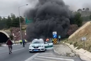 zmir'de tnelde tr yand, 17 kii dumandan etkilendi