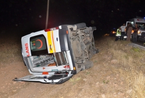 Ambulansn devrilmesi sonucu 5 kii yaraland