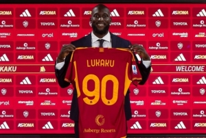 Roma, Romelu Lukaku'yu kiralk olarak kadrosuna katt