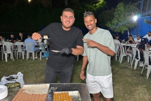 Adana Demirsporlu futbolcularn baklava keyfi