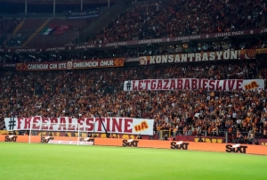 Galatasaray - Kasmpaa man 44 bin 411 seyirci izledi