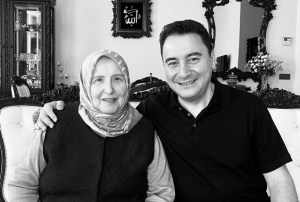 Ali Babacanın annesi vefat etti