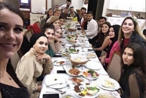 Dilan Polat'ın 'Şampiyonlar Ligi' fotoğrafı soru&#