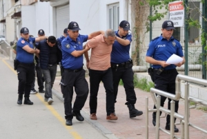 Polise silah eken Mdr tutuklandı
