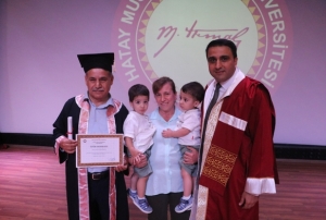 8. Diplomasını Aldı!