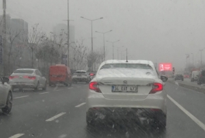 stanbul'da kar ya devam ediyor