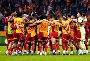 6 yl sonra kupada finalde