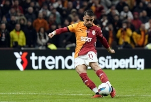 Yunus Akgn, menisks ameliyat oldu