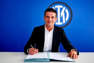 Inter'in yeni teknik direktr Cristian Chivu oldu