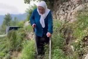 Patika yoldan koltuk denekleri ile yryor