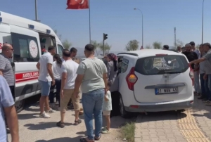 Dne giderken kaza yaptlar: 3 l, 2 yaral