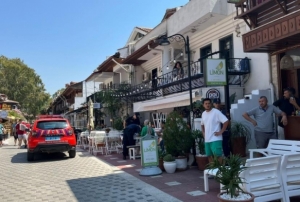 Otel odasnda bir kadn l bulundu