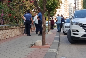 e alnmaynca garsonu vurdu