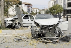 Aksaray'da  ara birbirine girdi