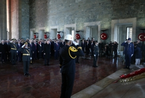 Devlet erkanı Anıtkabir’i ziyaret etti