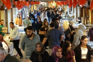 Adım atacak yer kalmadı