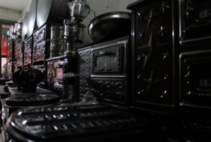 Soba satıcıları havaların iyice soğumasını bekliyor