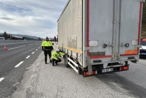 Kış lastiği olmayana Bolu Dağı'ndan