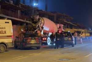 Beton mikserini temizlerken feci şekilde can verdi