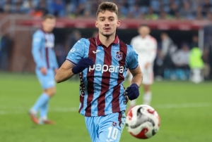 Ernest Mu�i seriye devam etti