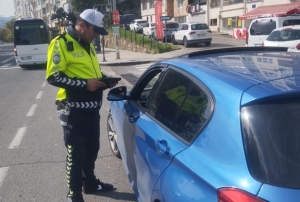 15 binden fazla ara� ve s�r�c�s� den