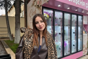 S�rpriz yapmak isteyen bu otomata geliyor