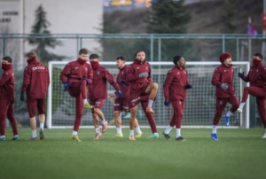 Trabzonspor yeni y�l�n ilk antrenman�n� yapt�