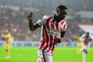 Fenerbah�e, Musaba'n�n lisans�n� ��kard�