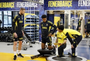 Fenerbah�e, Samsunspor ma�� haz�rl�klar�na ba�lad�