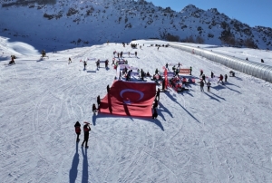 Sar�kam�� �ehitleri Erciyes'te an�ld