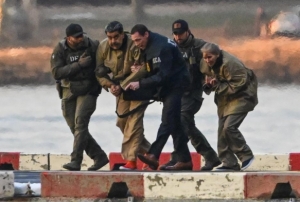 Maduro ve e�i hakim kar��s�nda