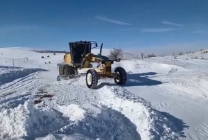 182 köy yolu ulaşıma kapandı