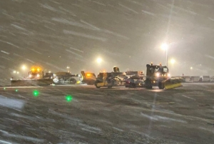 Sabiha G�k�en Havaliman�'nda karla m