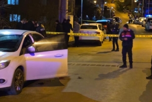 Polis eski e�inin evlendi�i polisi s