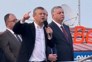 �zel, Yalova'daki mitingde konu�tu