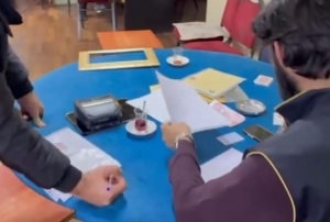 Masaj salonlarına fuhuş operasyonu