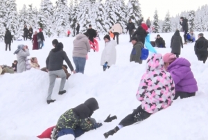 Uluda�, yar�y�l tatilinde y�zbinlerce ki�iyi a��rlad�